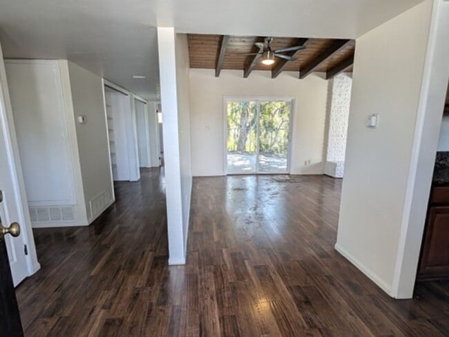 Building Photo - 5209 Hewlett Dr