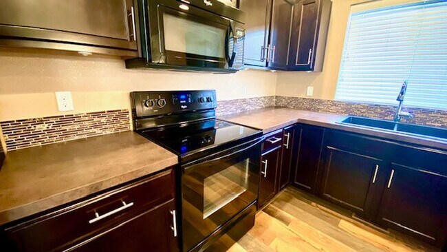 Building Photo - 3 Bed (+ bonus room) 2 Bath Home in Meridi...