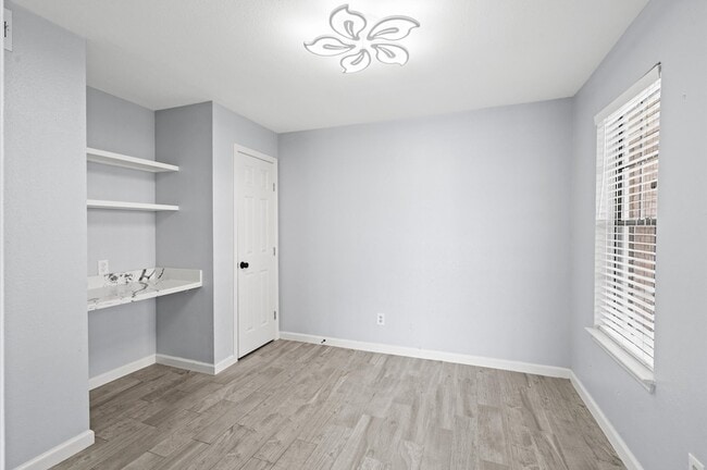 Building Photo - 14600 Fonmeadow Dr