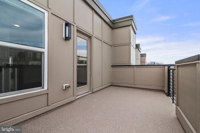 Building Photo - 14583 Lakestone Dr