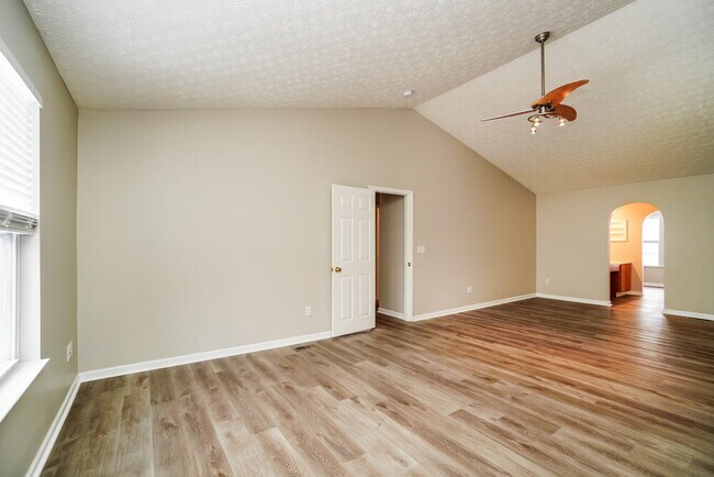 Building Photo - 283 Pinecrest Dr