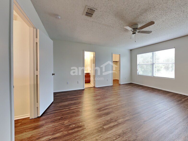 Building Photo - 6616 Waterhill Ln