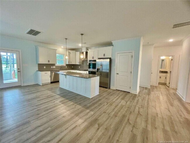 Building Photo - 36 Micahs Way N