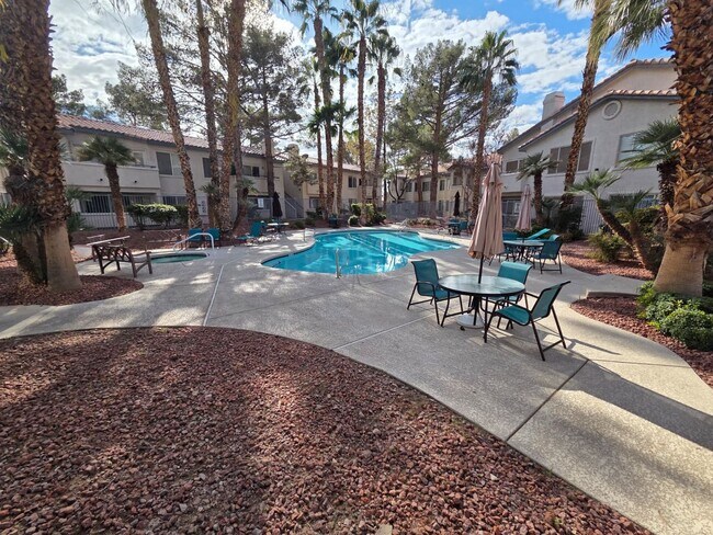 Building Photo - 2 Bed / 2 Bath Condo Rental with In-Unit Laundry & Community Pool