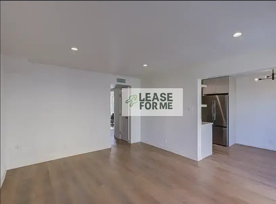 Building Photo - 1279 W 38th St