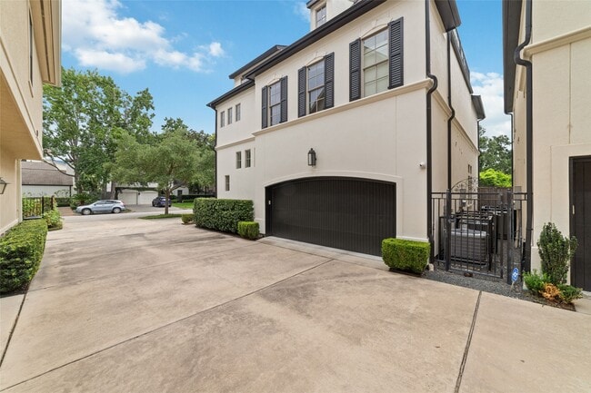 Building Photo - 30 Lana Ln
