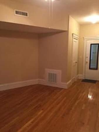 Building Photo - 51 Park Dr