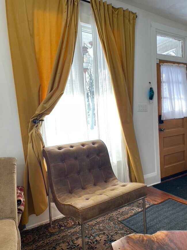 South facing light in Living Room - 2916 E 26th St