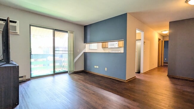 Building Photo - 1335 N Winslowe Dr
