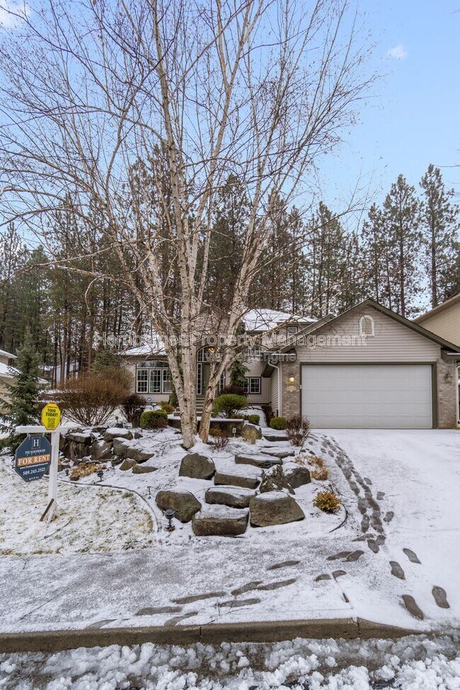 Building Photo - 6415 S Woodland Ct