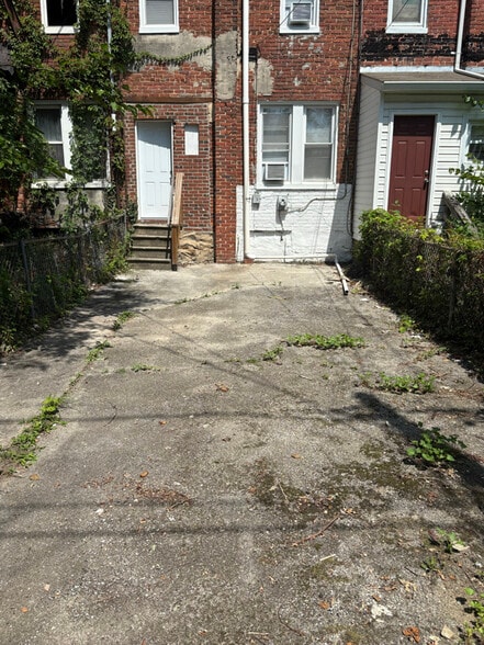 Primary Photo - 3013 Ridgewood Ave