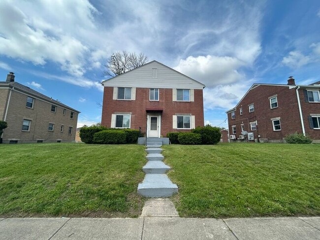 Primary Photo - 1549 Old Ln Ave