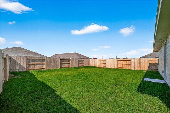 Building Photo - 26806 Nightingale Songs Dr
