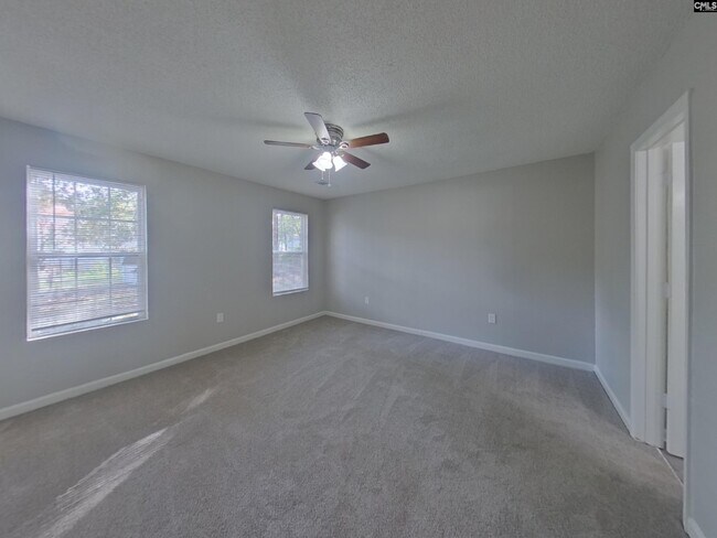 Building Photo - 1 Tomafield Ct