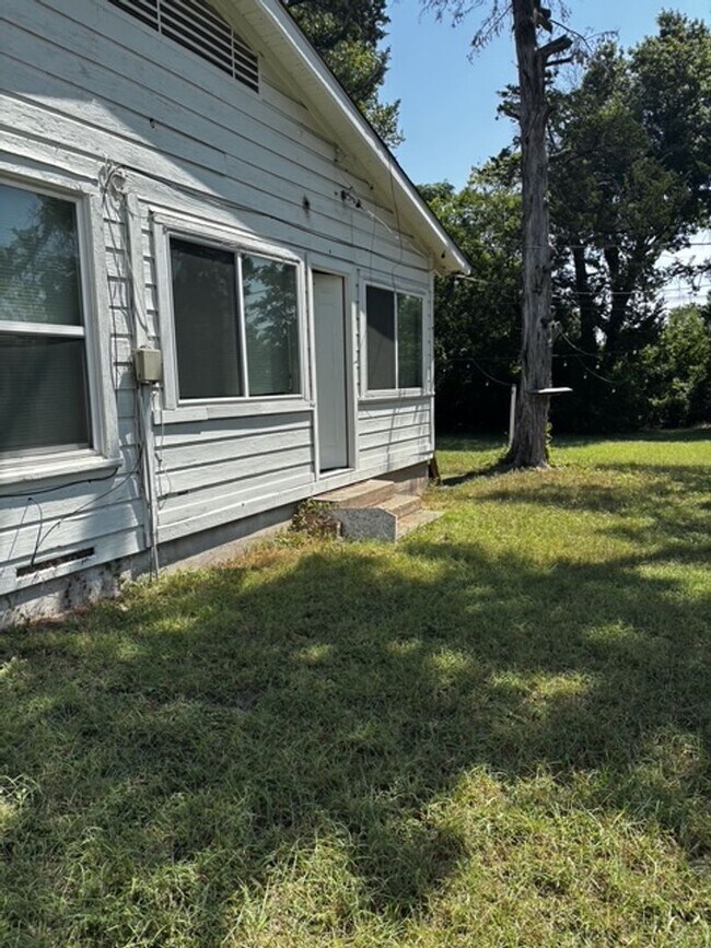 Building Photo - 1272 Cedar Haven Ave