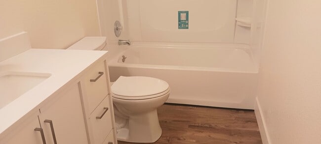 Building Photo - Updated 3 bedroom with A/C and Yard