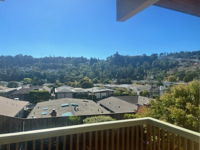 Building Photo - 880 Larkspur Dr