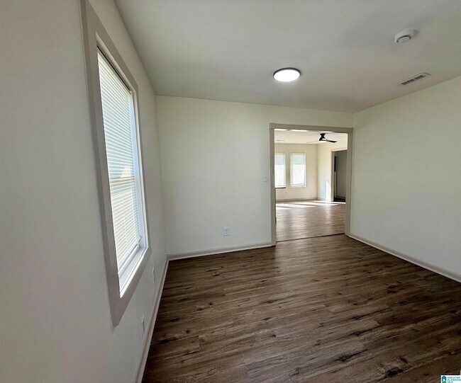 Building Photo - 5 21st Ct NW