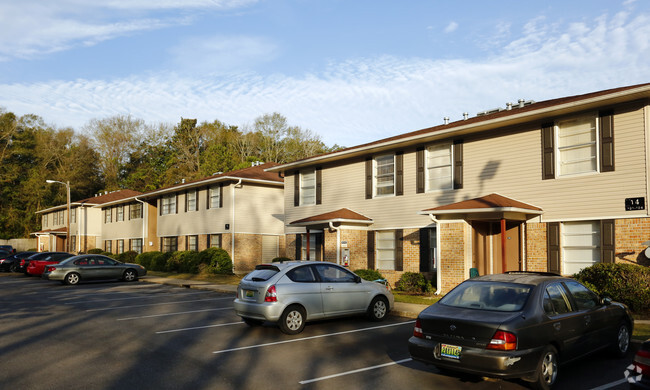 Primary Photo - Oak Ridge Apartments