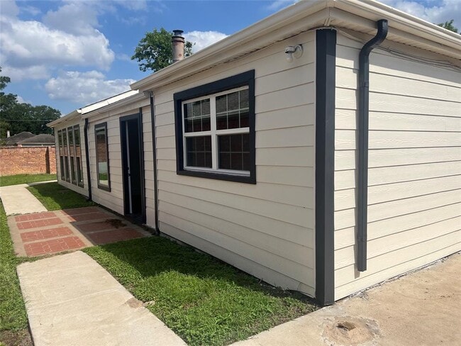 Building Photo - 8814 Beau Monde Dr