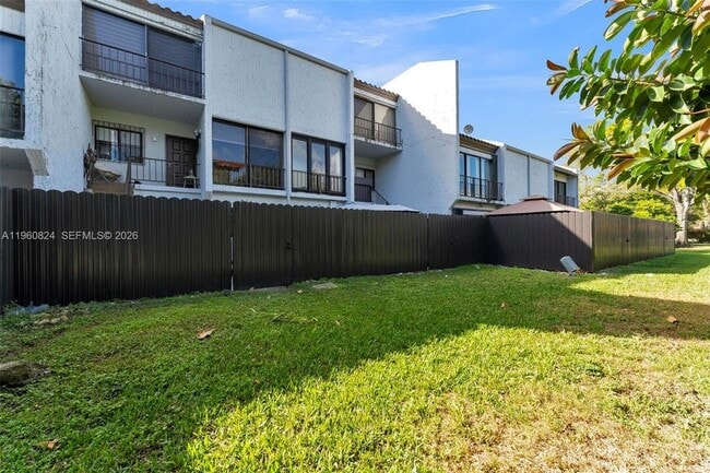 Building Photo - 6502 Kendale Lakes Dr