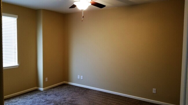 Building Photo - Coming Soon!!  Town-home in Alamo Square!