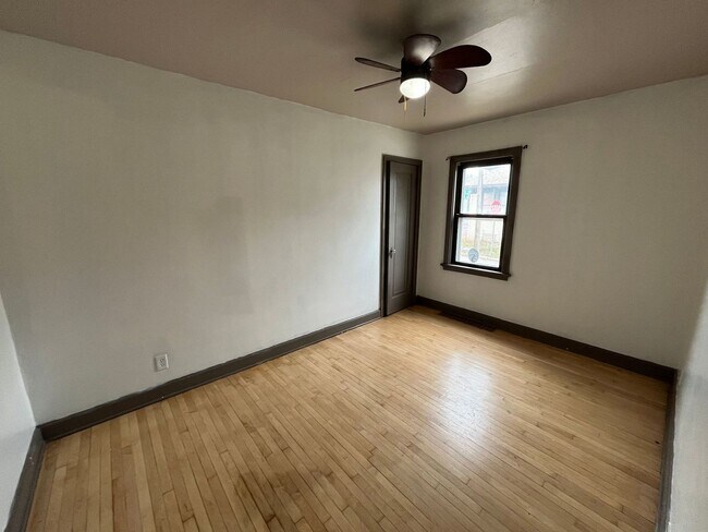 Building Photo - 803 Grand Ave