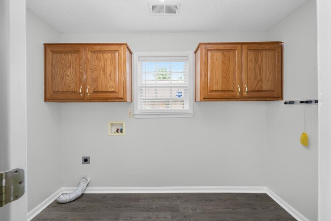 Building Photo - 463 David Reed Dr
