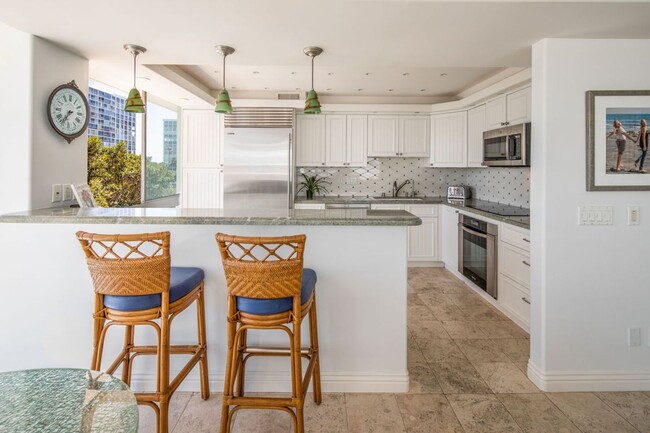 Building Photo - 1760 Avenida Del Mundo