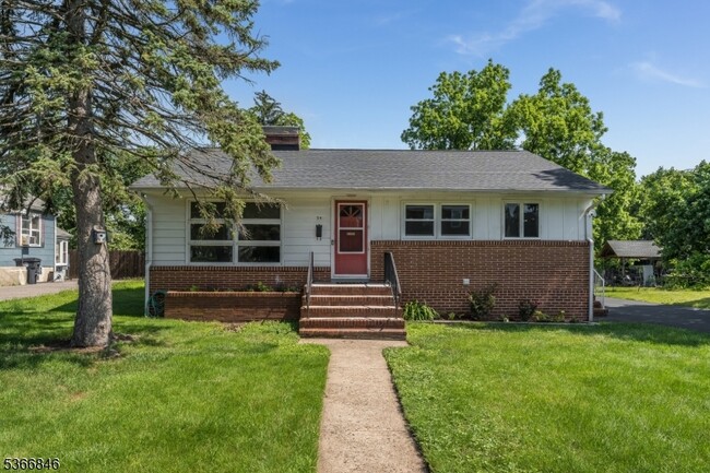 Primary Photo - 34 Hopewell Ave