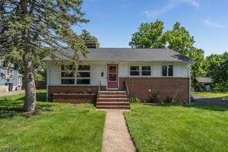 Building Photo - 34 Hopewell Ave