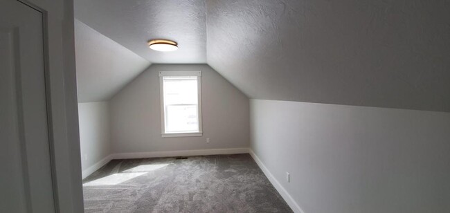 Building Photo - 293 W 450 S