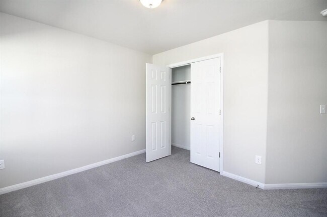 Building Photo - 6425 Pine Leaf Trail