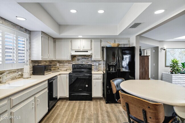 Building Photo - 25236 S Mohawk Dr
