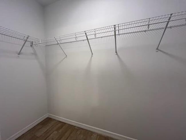 Building Photo - 3 Bed 2 Bath