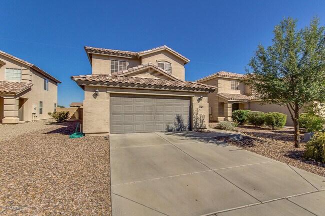 Building Photo - Amazing 4 bedrooms, 3 bathrooms house in P...