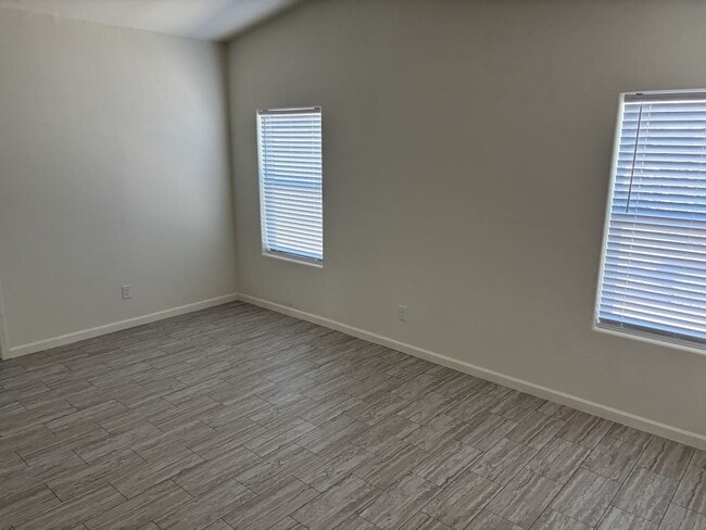 Building Photo - 3405 S Tomahawk Rd