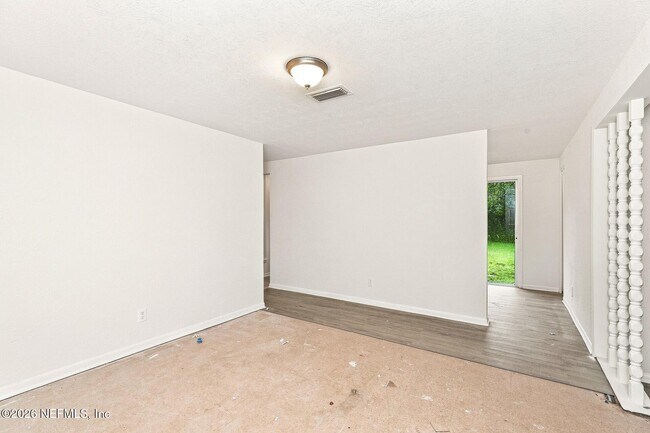 Building Photo - 1106 Easy St