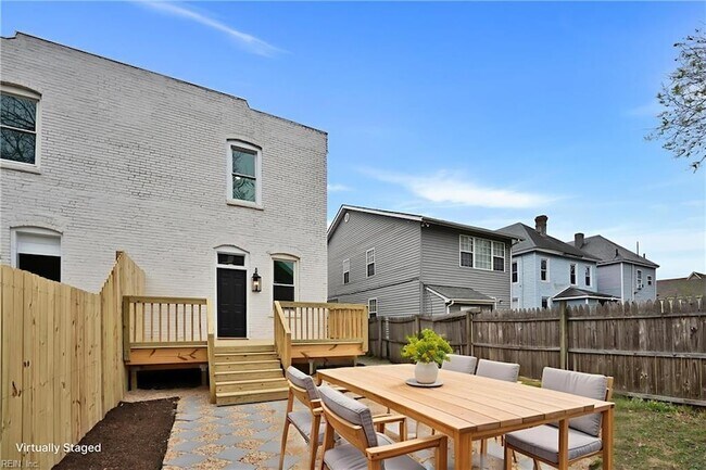 Building Photo - 412 W 29th St