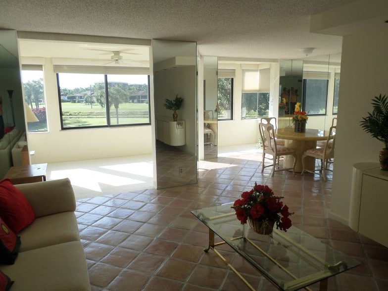 Building Photo - 4770 Fountains Dr S