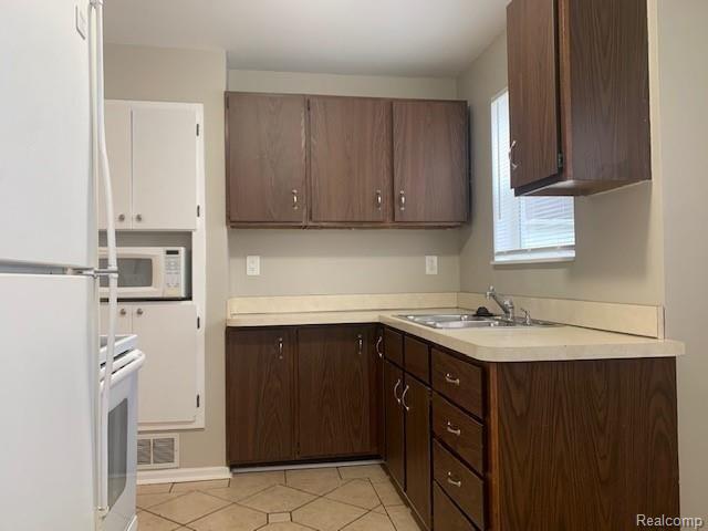 Building Photo - 557 N Harvey St