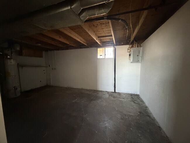 Building Photo - 1112 Olive St