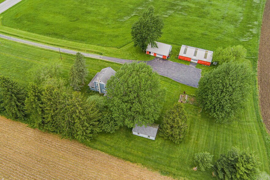 Building Photo - 5369 Royalton Center Rd