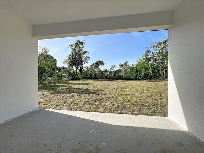 Building Photo - 356 W 4th St