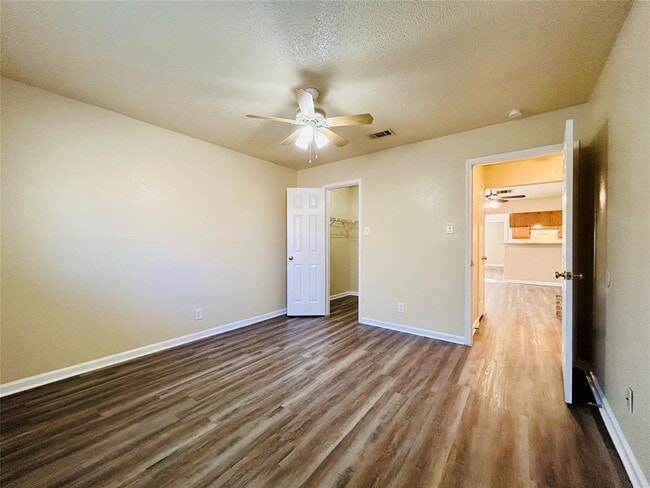 Building Photo - 9219 Kempler Dr