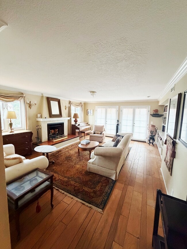 Building Photo - 444 Fern Glen