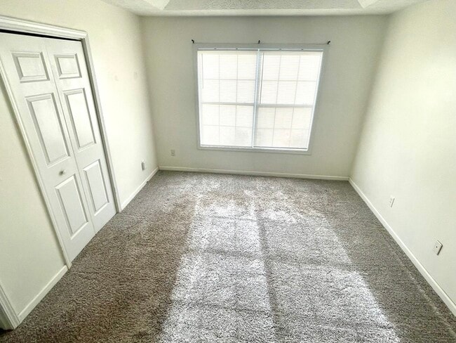 Building Photo - 104 Taylor Knoll Way