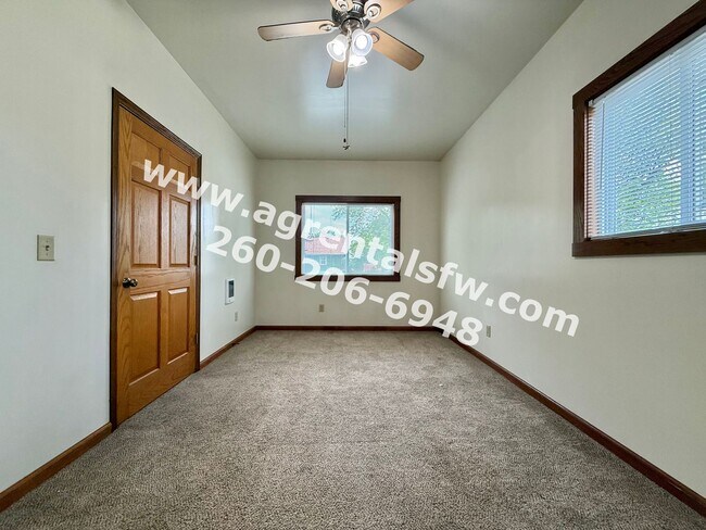 Building Photo - 1102 Runnion Ave