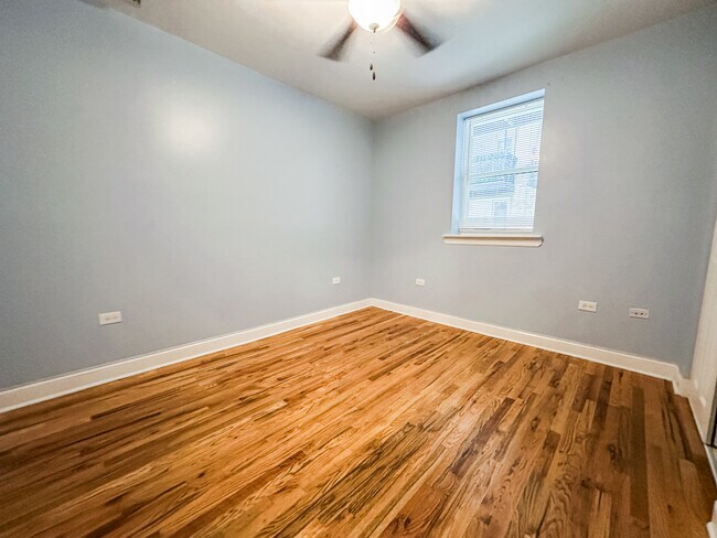Building Photo - 4816 N Avers Ave