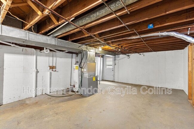 Building Photo - 9456 Calwood Dr